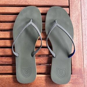 ROTHY’S The Flip Flop 🩴